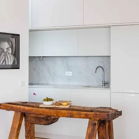 Luxury Seaside Attic With Private Sea Access Lägenhet *