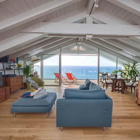 Lägenhet Luxury Seaside Attic With Private Sea Access *